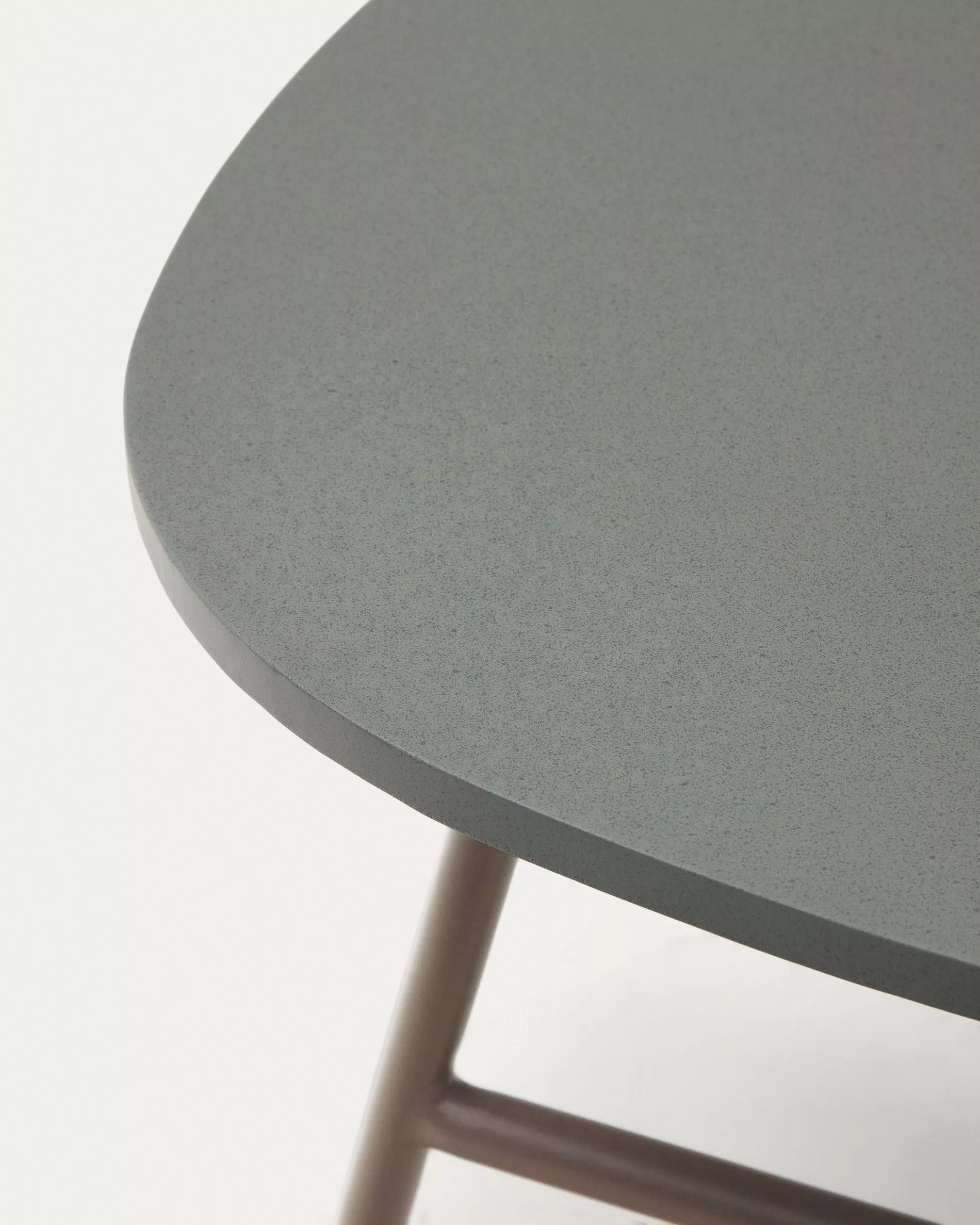 Журнальный столик La Forma Bramant из стали с лиловой отделкой 100 x 60 см