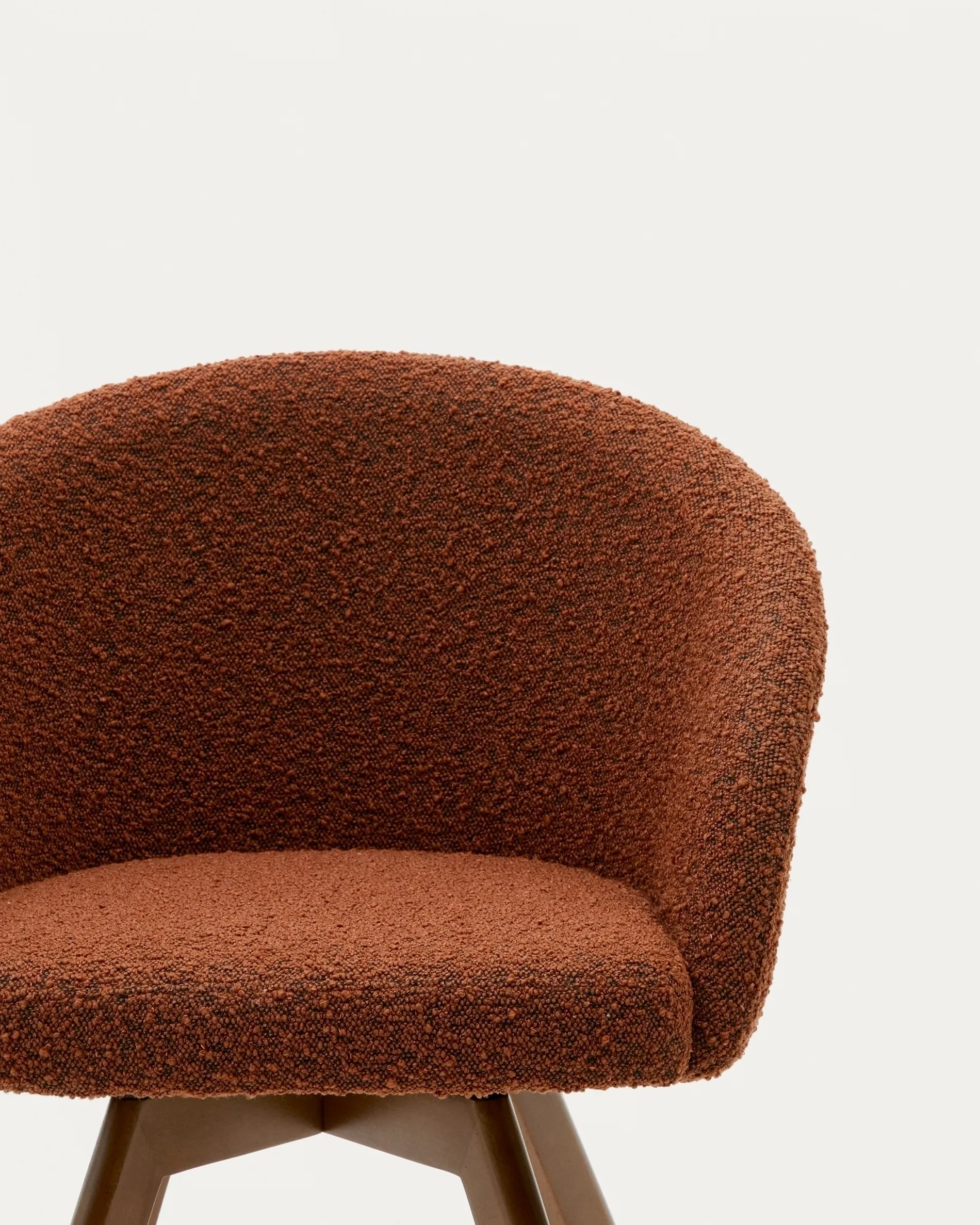 Поворотное кресло La Forma Marvin коричневый флис ножки из ясеня 181483