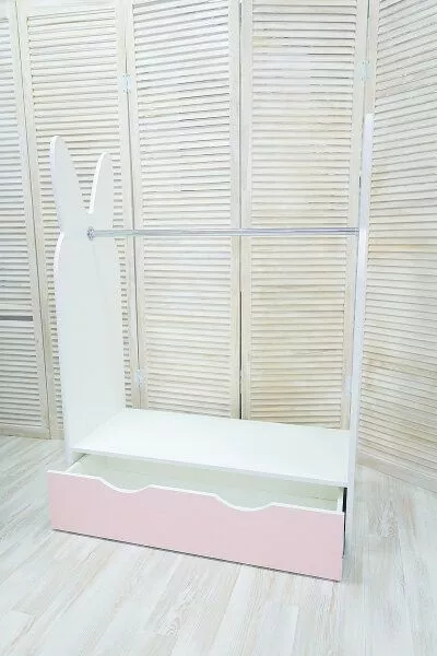 Стеллаж-вешалка с ящиком Зайка розовый